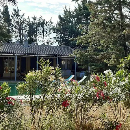 Mas Saint Joseph Holiday home Meynes