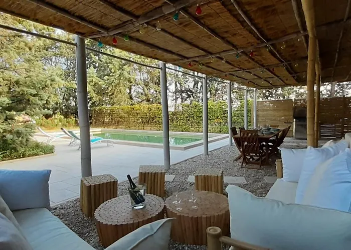 Hébergement de vacances Mas Saint Joseph *